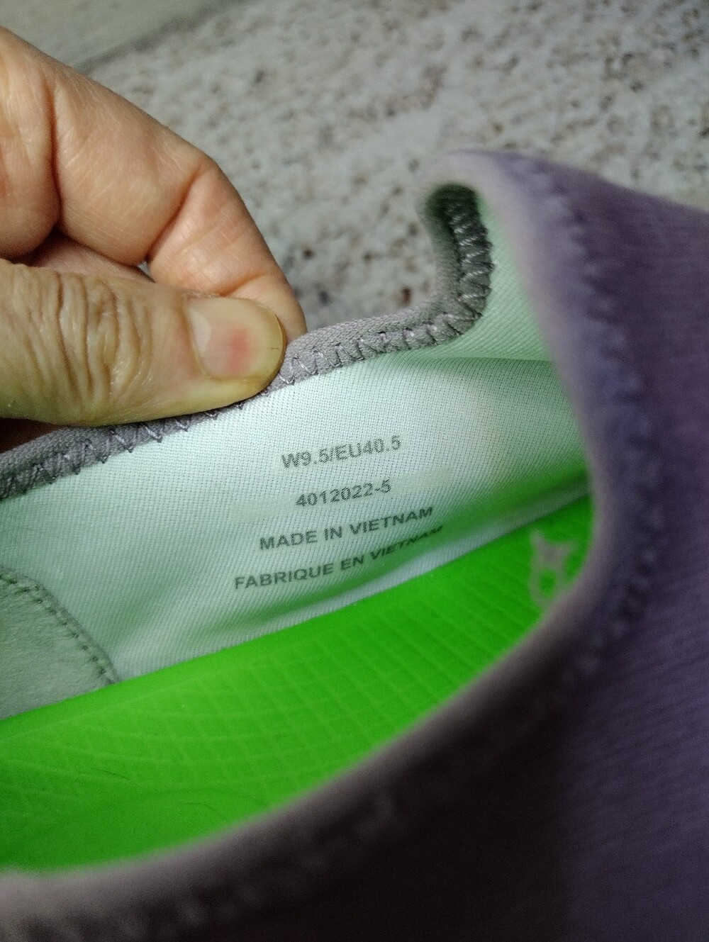 OOfos Women's OOmg eeZee Low Shoe In Purple/Mauve Colorway - Picture 9 of 11
